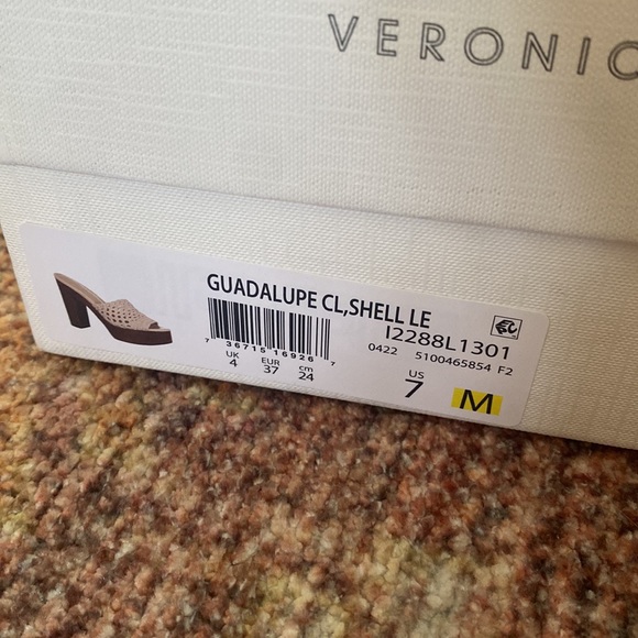 Veronica Beard Guadalupe Clog Sandal - Picture 6 of 6